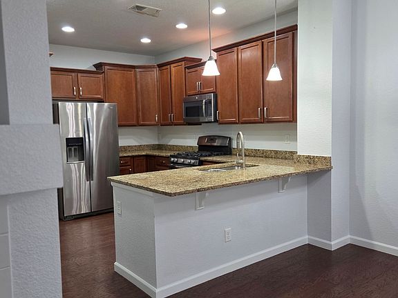 3rd image of 9078 E Phillips Dr