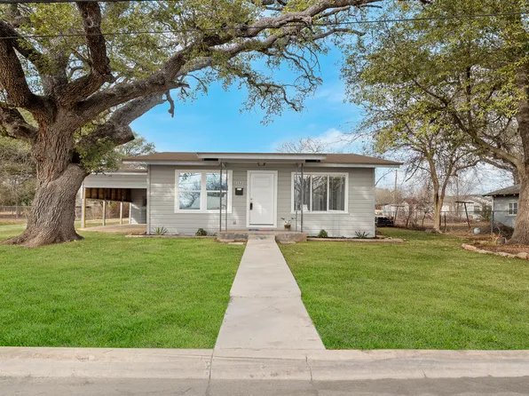 502 22nd St, Hondo, TX 78861