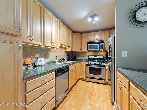 2nd image of 16W481 Lake Dr APT 24-201