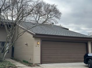 1805B Glenwood Oaks Ct, Urbana, IL