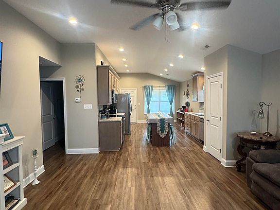 5th image of 59 Robinson Ln