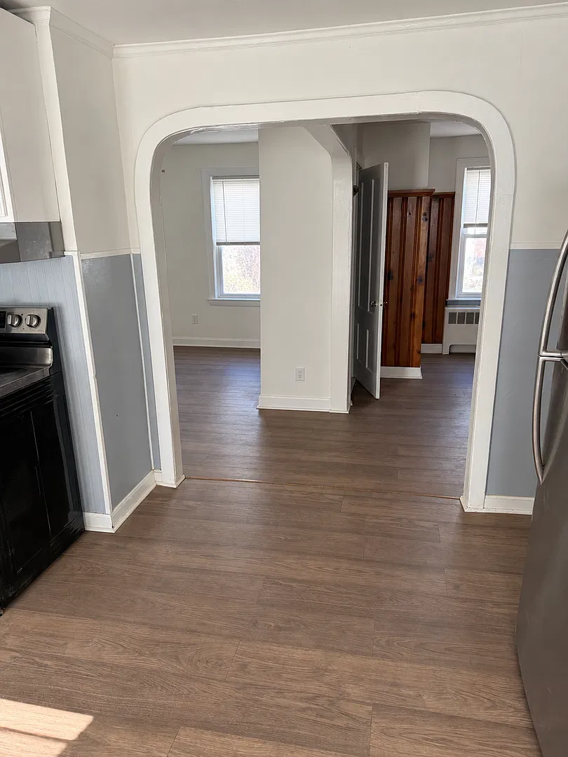 3 Bed/1 Bath in Downtown Warren — Photo 4