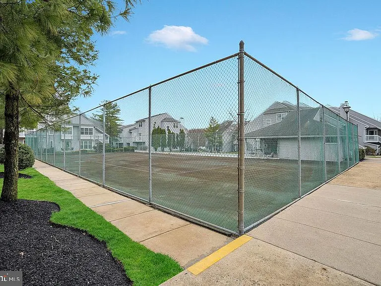 111 Park Pl — Photo 32