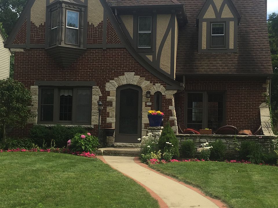 1st image of 703 E Lexington Blvd