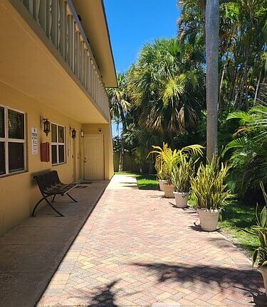 3rd image of 5500 N Flagler Dr APT 4