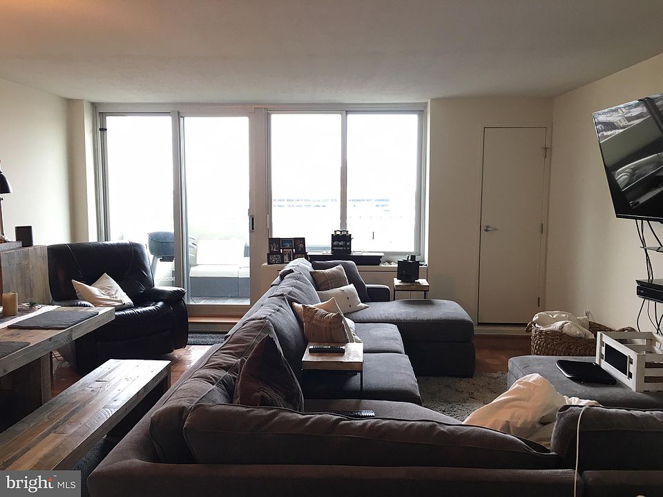 1st image of 604-36 S Washington Sq #2508
