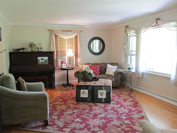 3rd image of 13 Dixon Ct