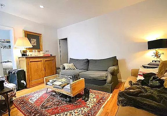 3rd image of 114 Christopher St APT 10
