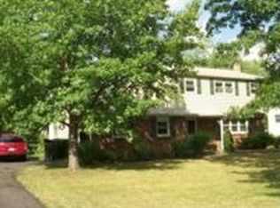 37 Hickory Ln, Chalfont, PA 18914