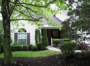 6136 Worthington Ln UNIT B, Mentor, OH
