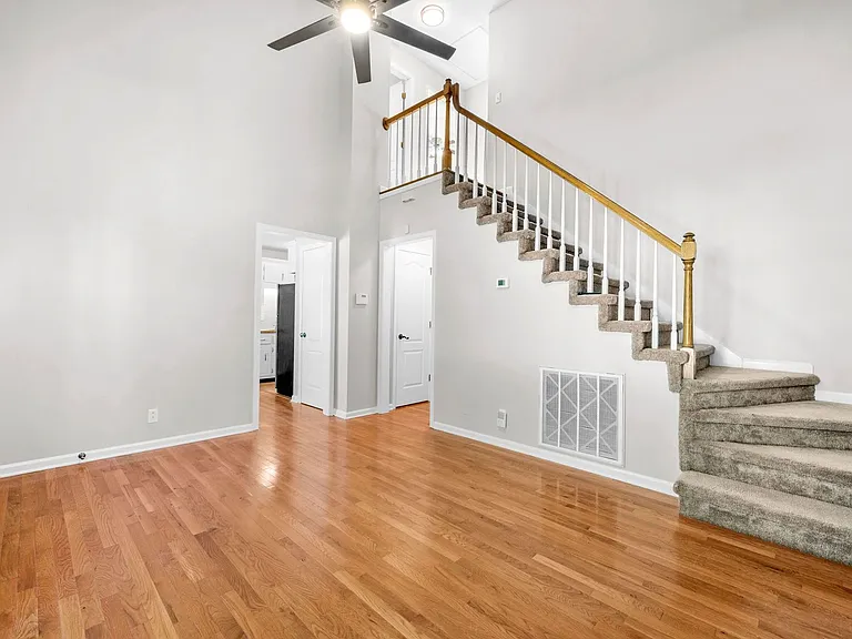 3726 Heather Dr — Photo 5