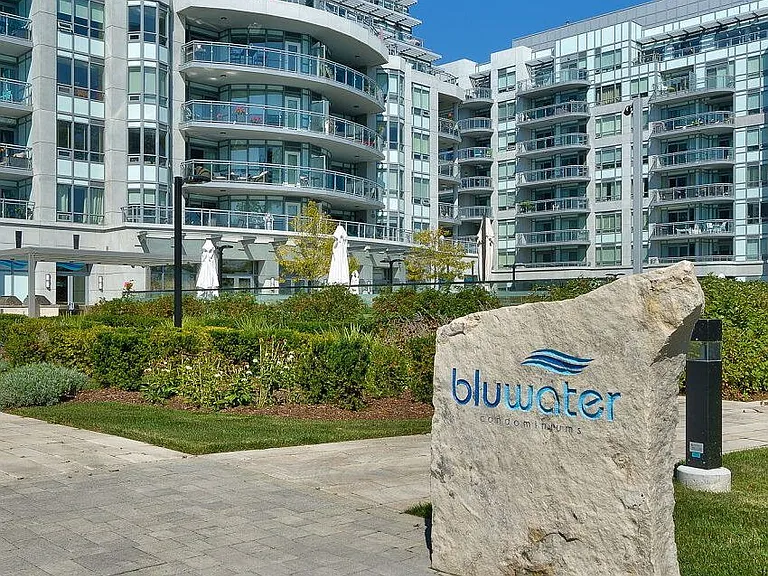 3500 Lakeshore Rd W #503 — Photo 2