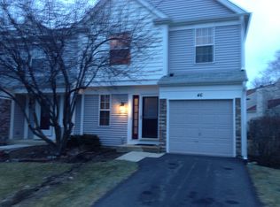 46 E Shag Bark Ln, Streamwood, IL 60107