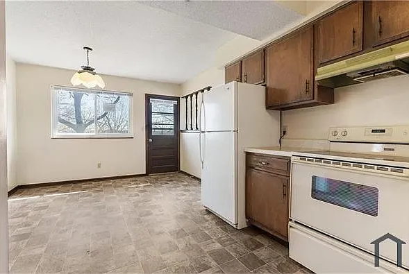 1 bed, 700 sqft, $1,000 — Photo 3