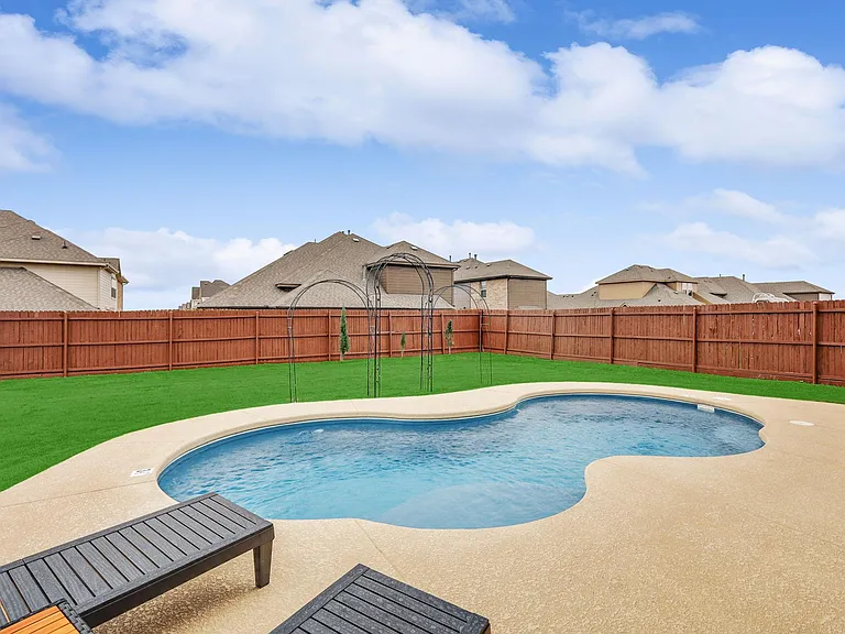 213 Nocona Dr — Photo 37