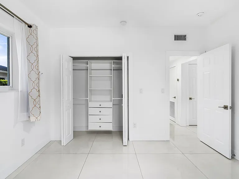 7800 SW 57th Ct — Photo 25