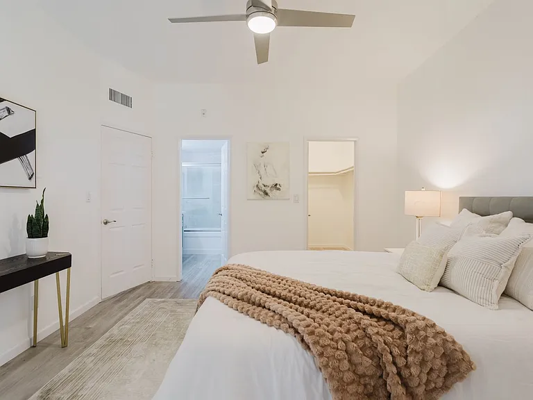 435 E Valencia Ave #105 — Photo 24