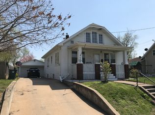 923 S 17th St, Quincy, IL 62301
