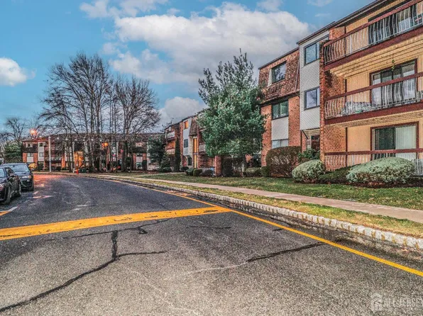 312 Edison Glen Ter, Edison, NJ 08837