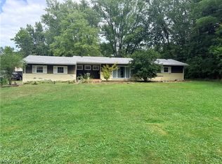 11941 Hawthorne Dr, Sagamore Hills, OH 44067