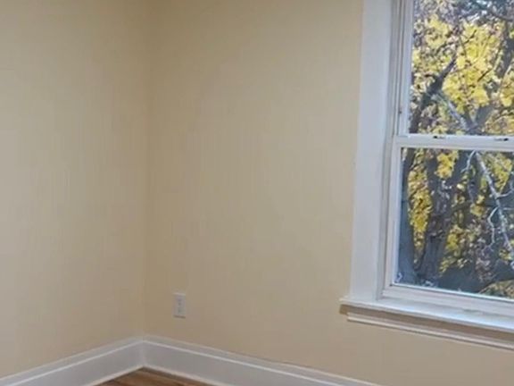 2nd image of 508 9th St #4