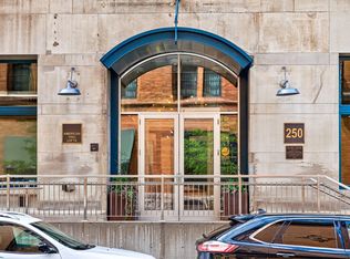 250 Park Ave Unit 502, Minneapolis, MN 55415