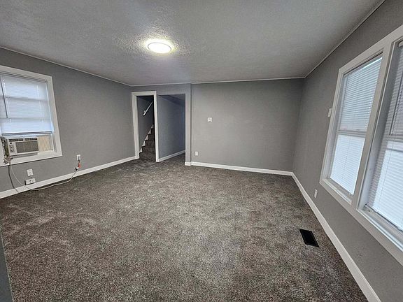 3rd image of 714 Kewaunee STREET