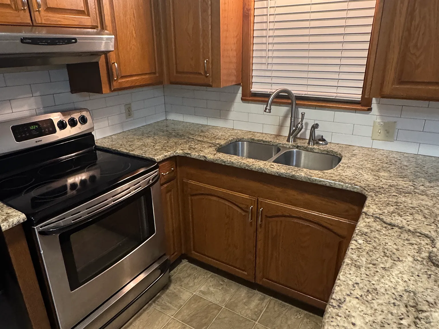 3 bed, 1.5 bath, 1040 sqft, $1,250 — Photo 4