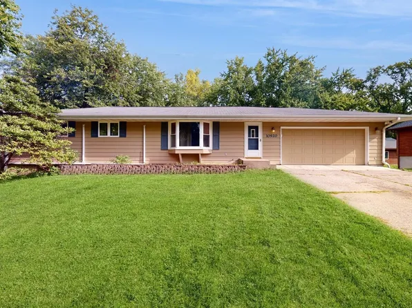 10920 Oak Knoll Ter N, Minnetonka, MN 55305