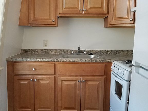2nd image of 34 Spring St APT 8