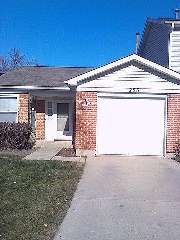 1st image of 253 Tamarack Dr #253