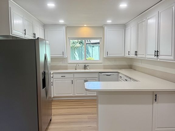 5th image of 359 Polk Way