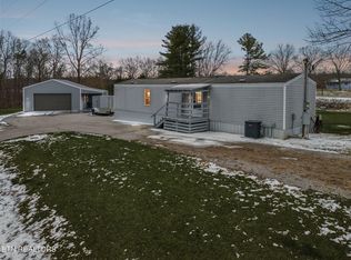 106 Oak Hill Dr, Jamestown, TN 38556