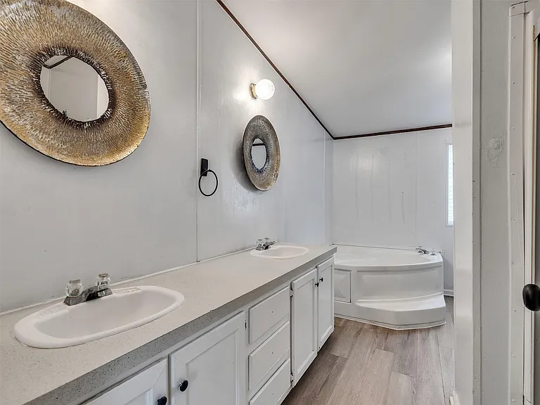 25779 Almarie Dr — Photo 6
