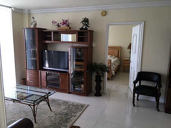 4th image of 19501 W Country Club Dr APT 2010