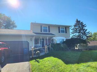 75 Arrowhead Ter, Cohoes, NY 12047