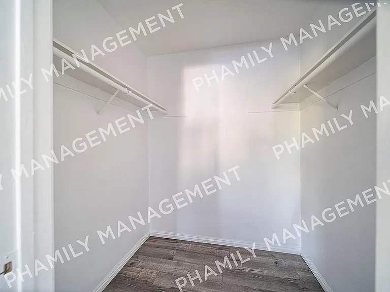 6415 Roble Ave #D — Photo 10