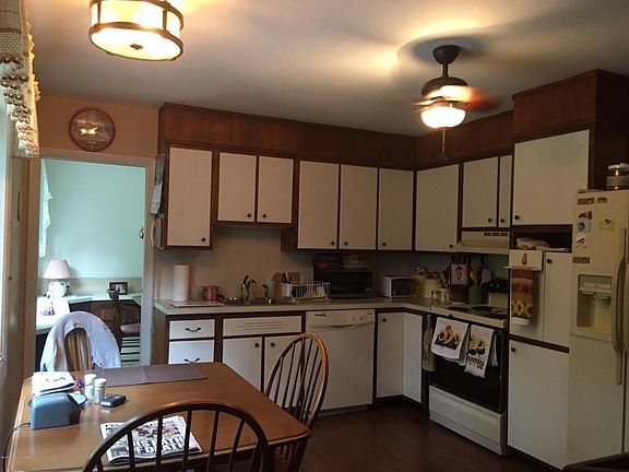 4th image of 13 Woodland Dr