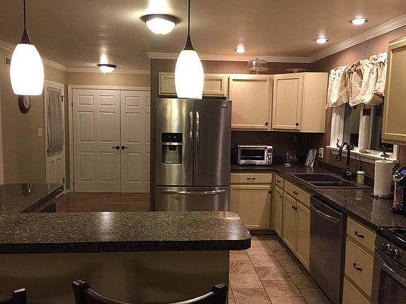 ktn. w/stainless appliances