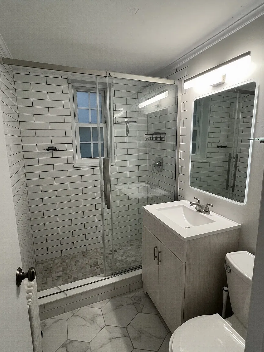 Building Photo - 1224 N Meade St #19
