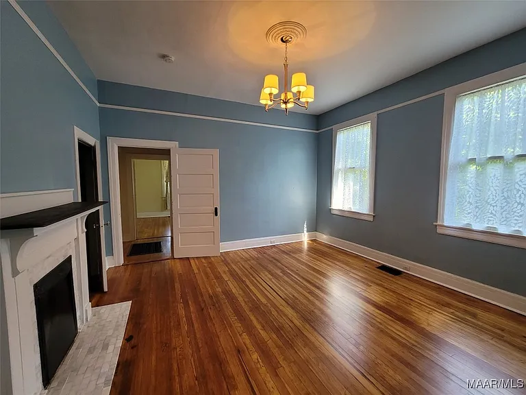 106 S Capitol Pkwy — Photo 22