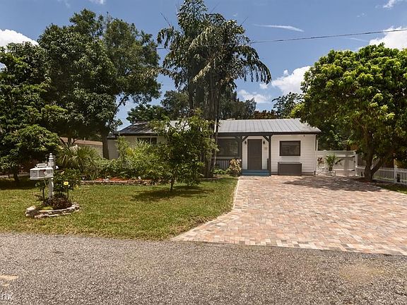 4th image of 705R S Crest Ave