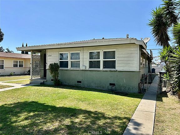 3rd image of 12937 Downey Ave