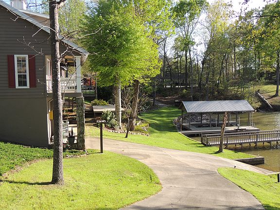 3rd image of 295 Lake Hill Dr