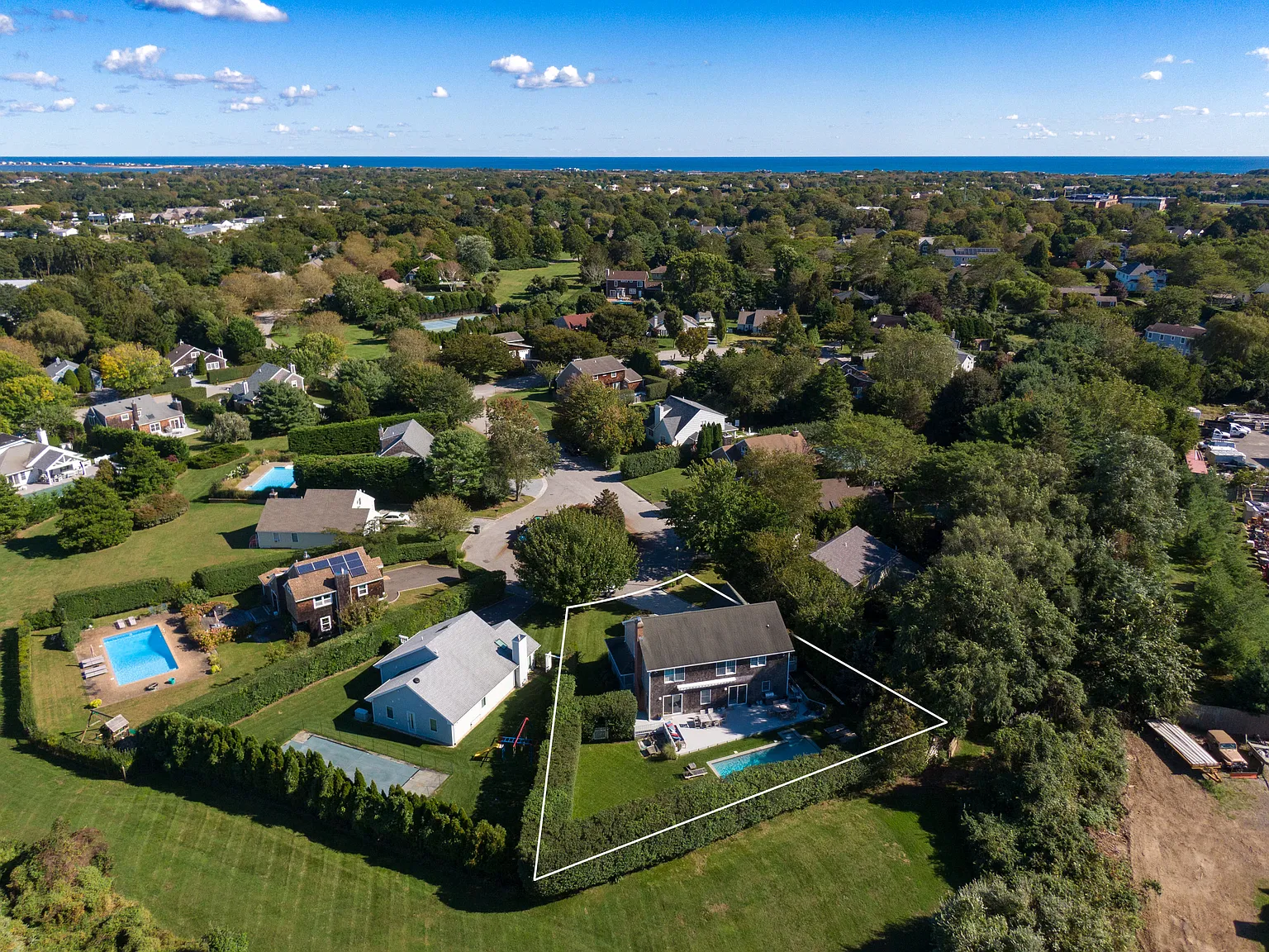 Southampton Village Breezy Beach House Pool & Tennis — Photo 3