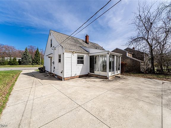 3rd image of 23614 Cedar Rd