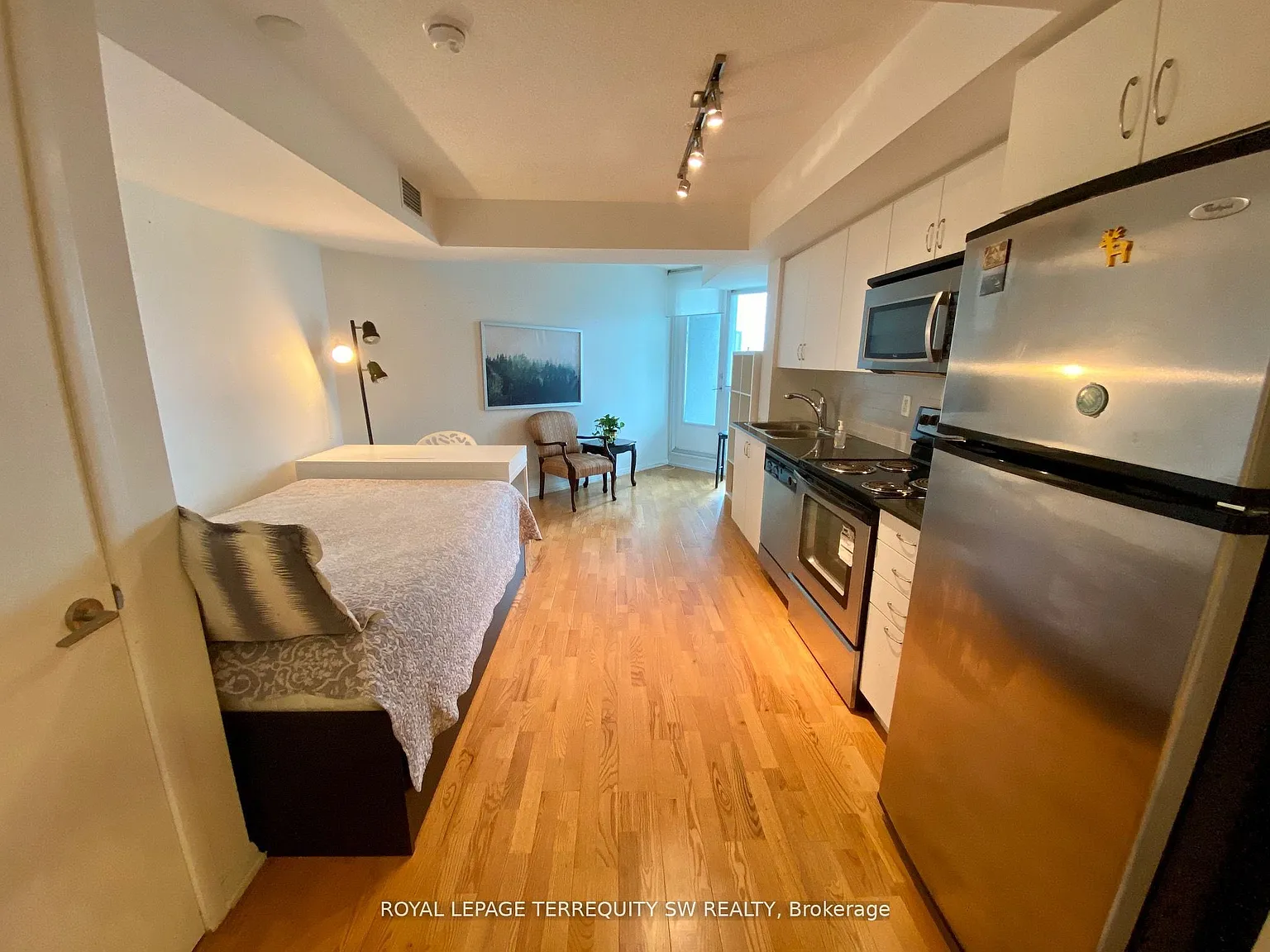 209 Fort York Blvd — Photo 4