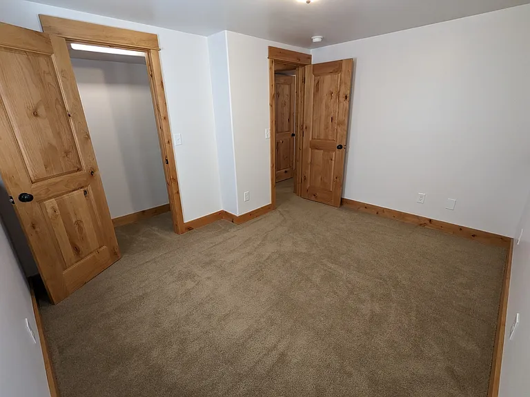 75 Boxwood Dr #B — Photo 9