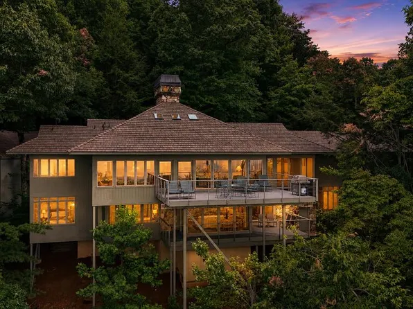 202 N Sanderlin Mountain Dr, Jasper, GA 30143