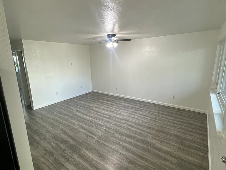Stanford Avenue Apartments — Photo 5